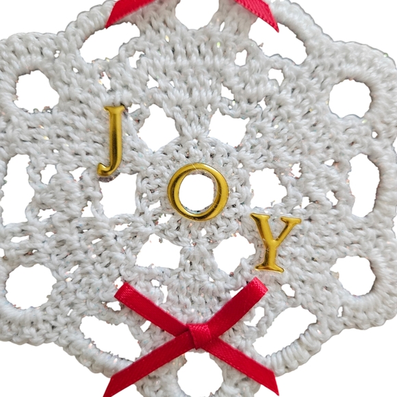 Christmas Ornaments Crochet Doily Wreaths  Set of 3  - Faux Peppermints,Noel - Picture 3 of 11